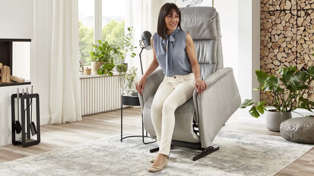 Uitleg werking van sta op hulp stoel Hukla EC20099